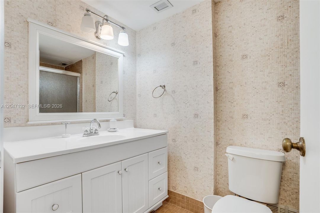 For Sale: $305,000 (2 beds, 2 baths, 1605 Square Feet)