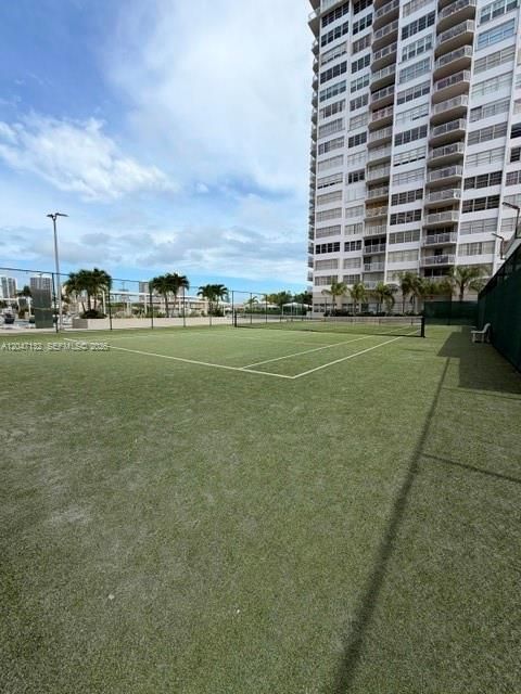For Sale: $305,000 (2 beds, 2 baths, 1605 Square Feet)