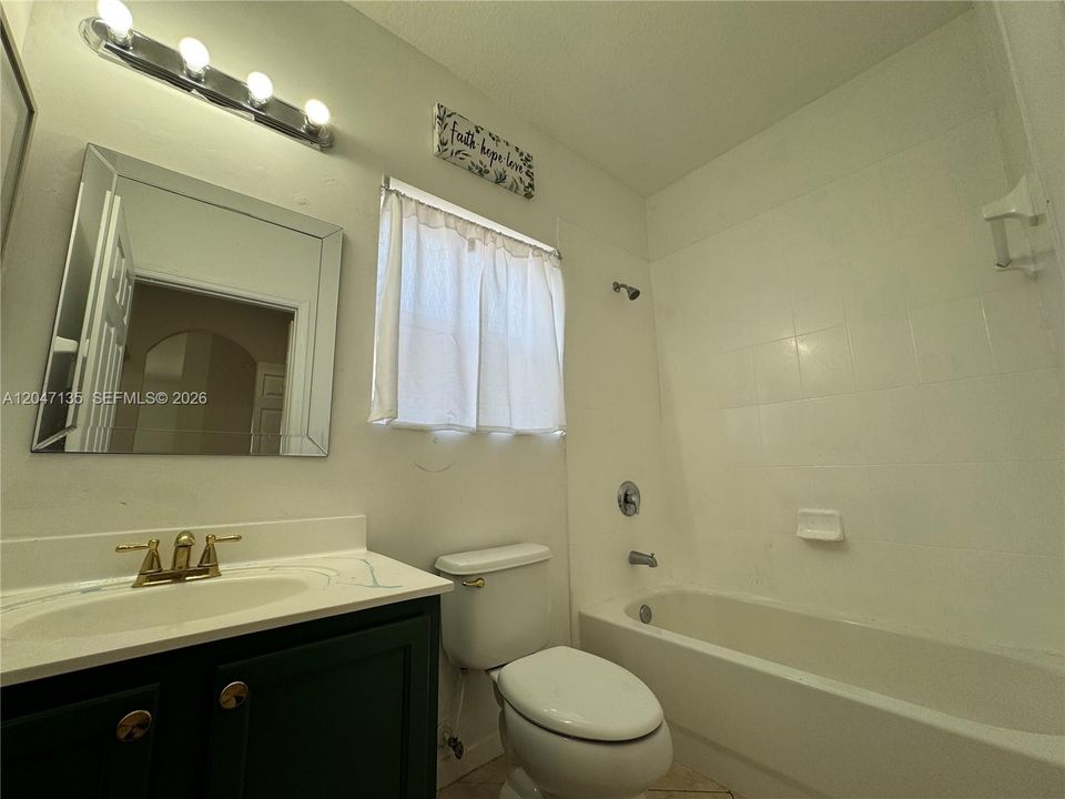В аренду: $2,899 (3 спален, 2 ванн, 1430 Квадратных фут)