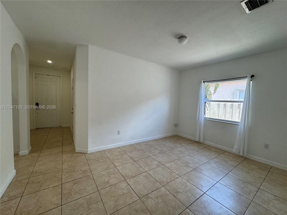 В аренду: $2,899 (3 спален, 2 ванн, 1430 Квадратных фут)