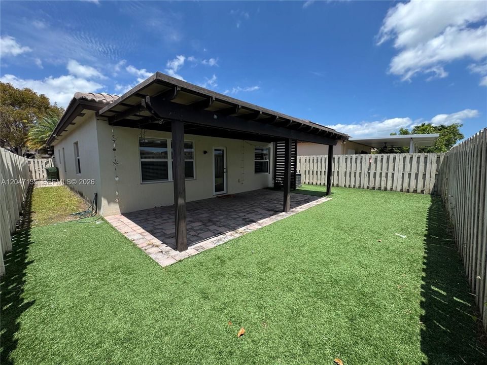 В аренду: $2,899 (3 спален, 2 ванн, 1430 Квадратных фут)