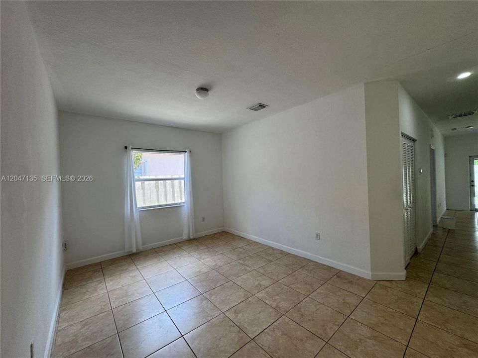 В аренду: $2,899 (3 спален, 2 ванн, 1430 Квадратных фут)