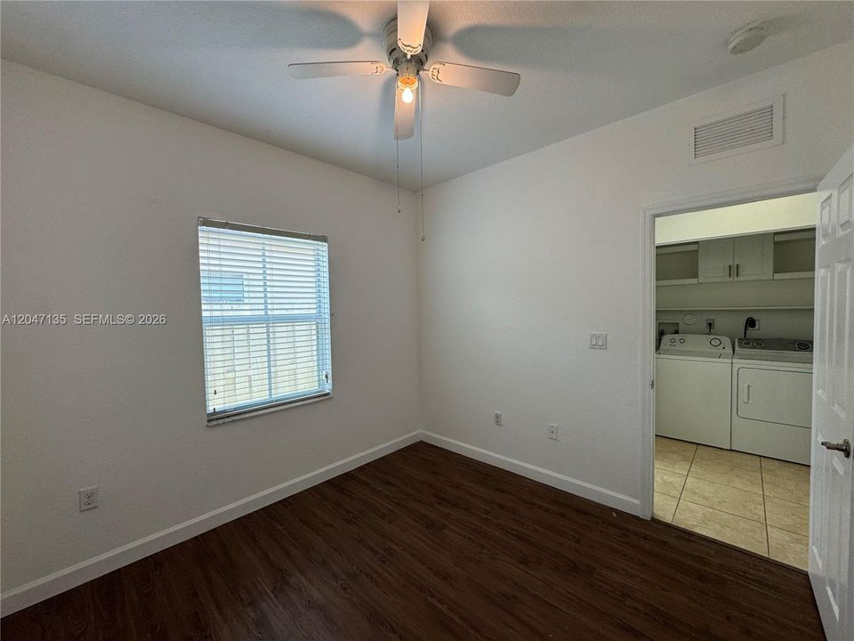 В аренду: $2,899 (3 спален, 2 ванн, 1430 Квадратных фут)