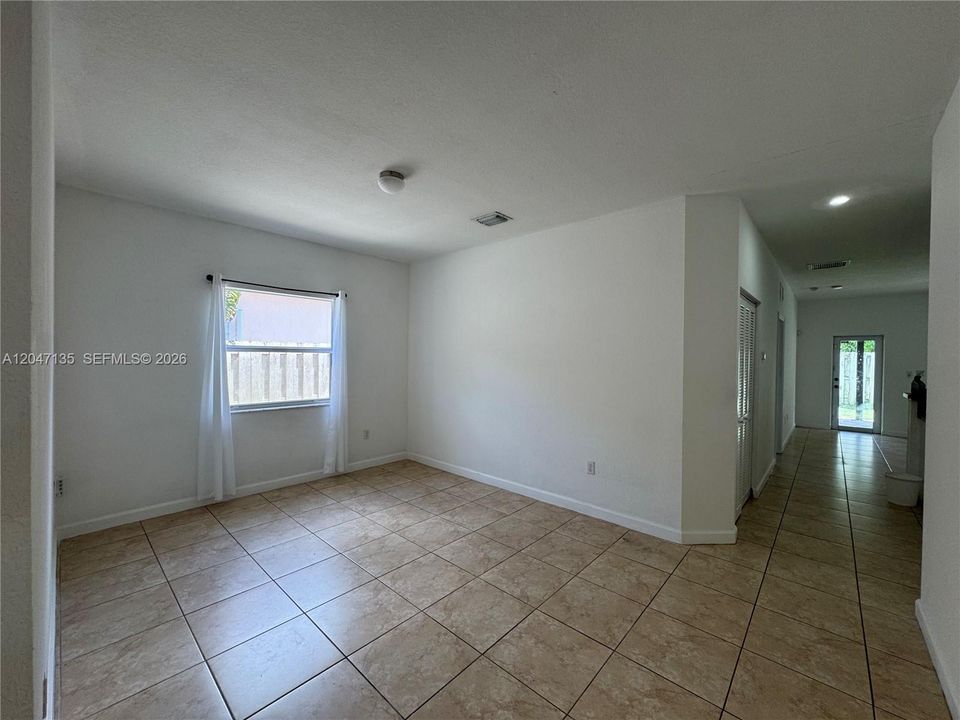 В аренду: $2,899 (3 спален, 2 ванн, 1430 Квадратных фут)