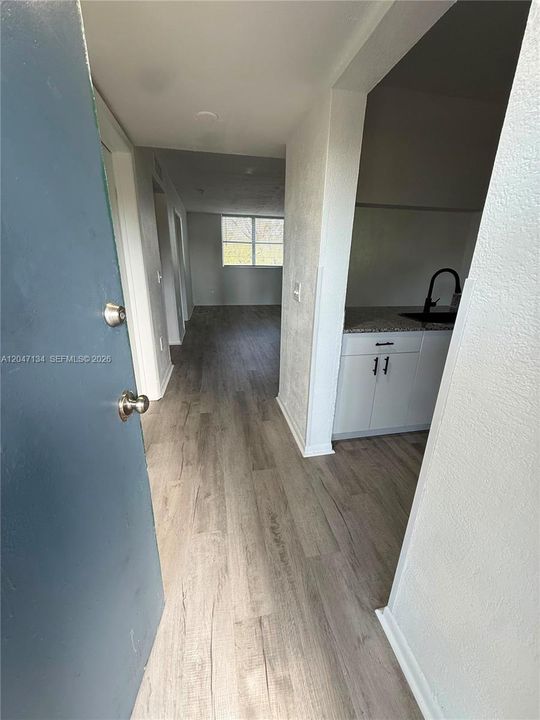 For Rent: $1,849 (2 beds, 1 baths, 725 Square Feet)
