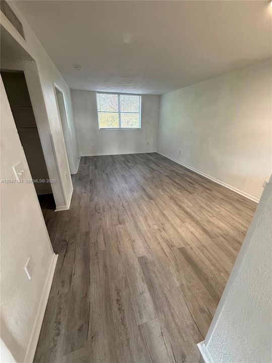 For Rent: $1,849 (2 beds, 1 baths, 725 Square Feet)