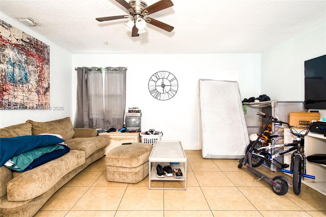 En Venta: $499,000 (2 camas, 1 baños, 768 Pies cuadrados)