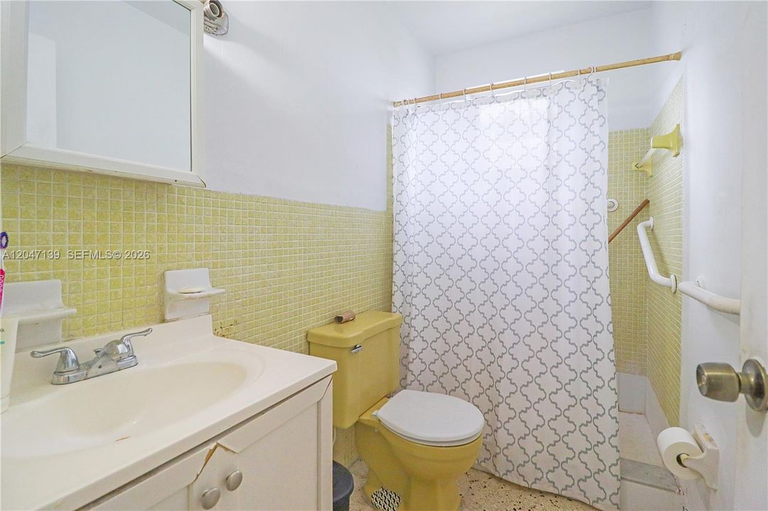 Activo con contrato: $800,000 (0 camas, 0 baños, 2231 Pies cuadrados)
