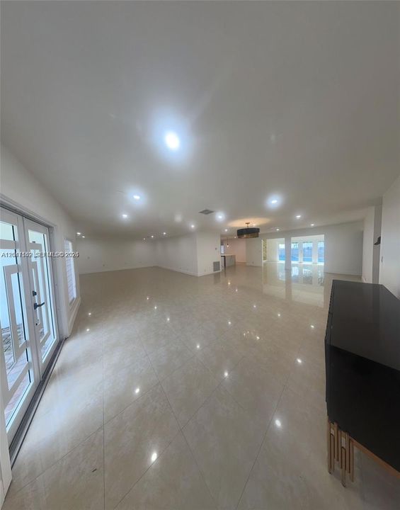 For Rent: $6,200 (4 beds, 3 baths, 4510 Square Feet)