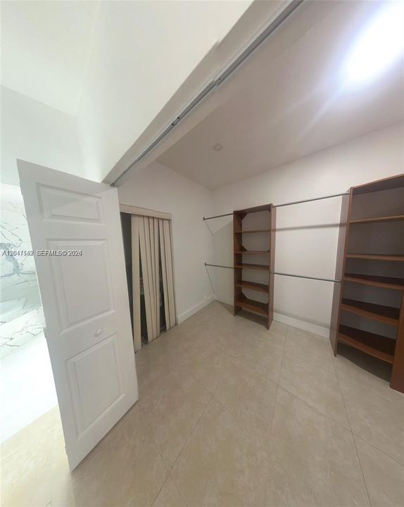 For Rent: $6,200 (4 beds, 3 baths, 4510 Square Feet)