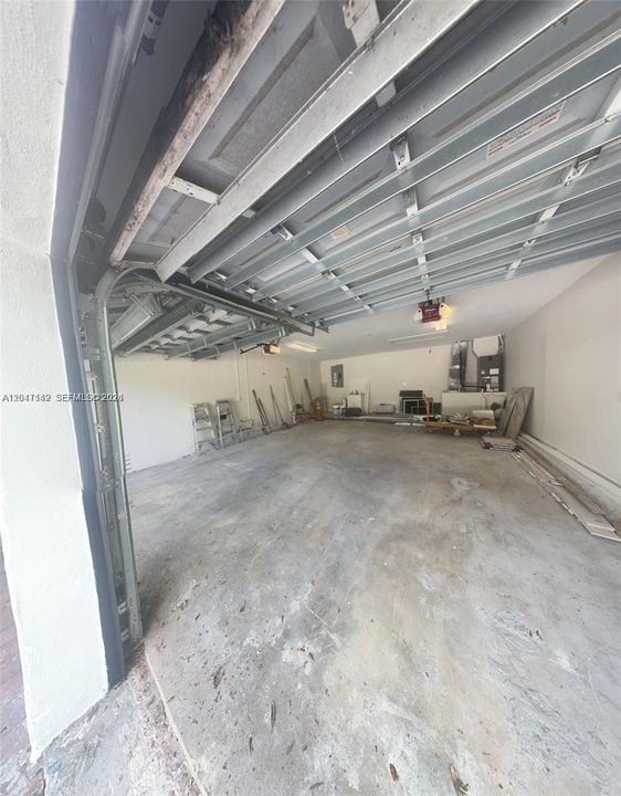 For Rent: $6,200 (4 beds, 3 baths, 4510 Square Feet)