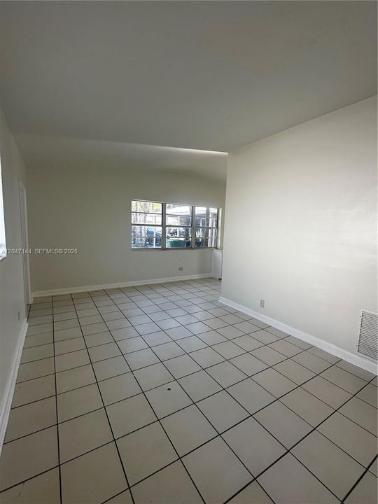 En Renta: $2,700 (4 camas, 2 baños, 1384 Pies cuadrados)