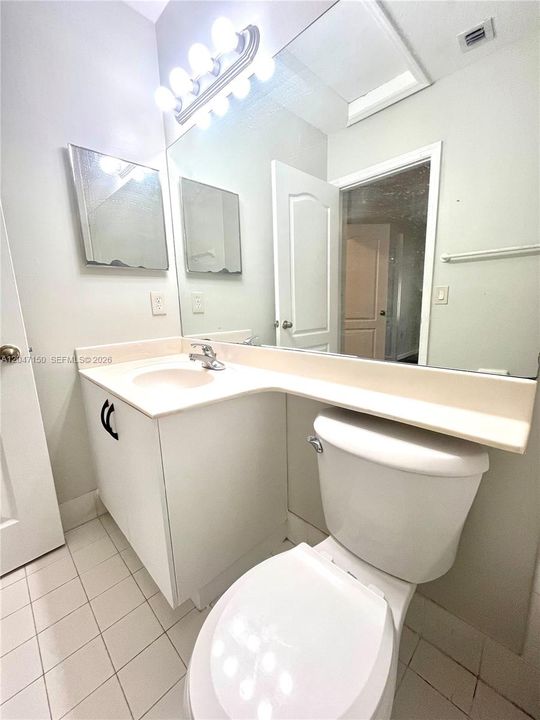 На продажу: $405,000 (3 спален, 3 ванн, 1270 Квадратных фут)