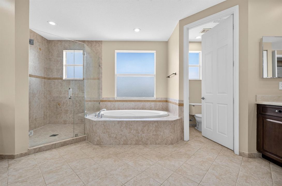 065_Primary_Bathroom