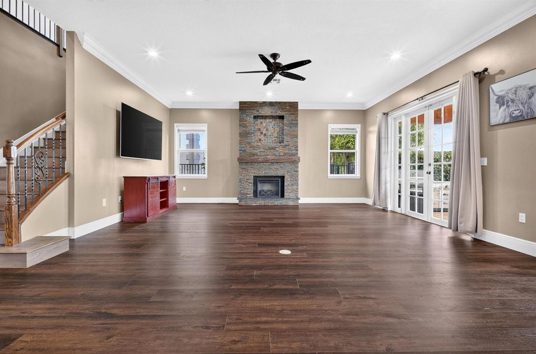 021_Family_Room_2