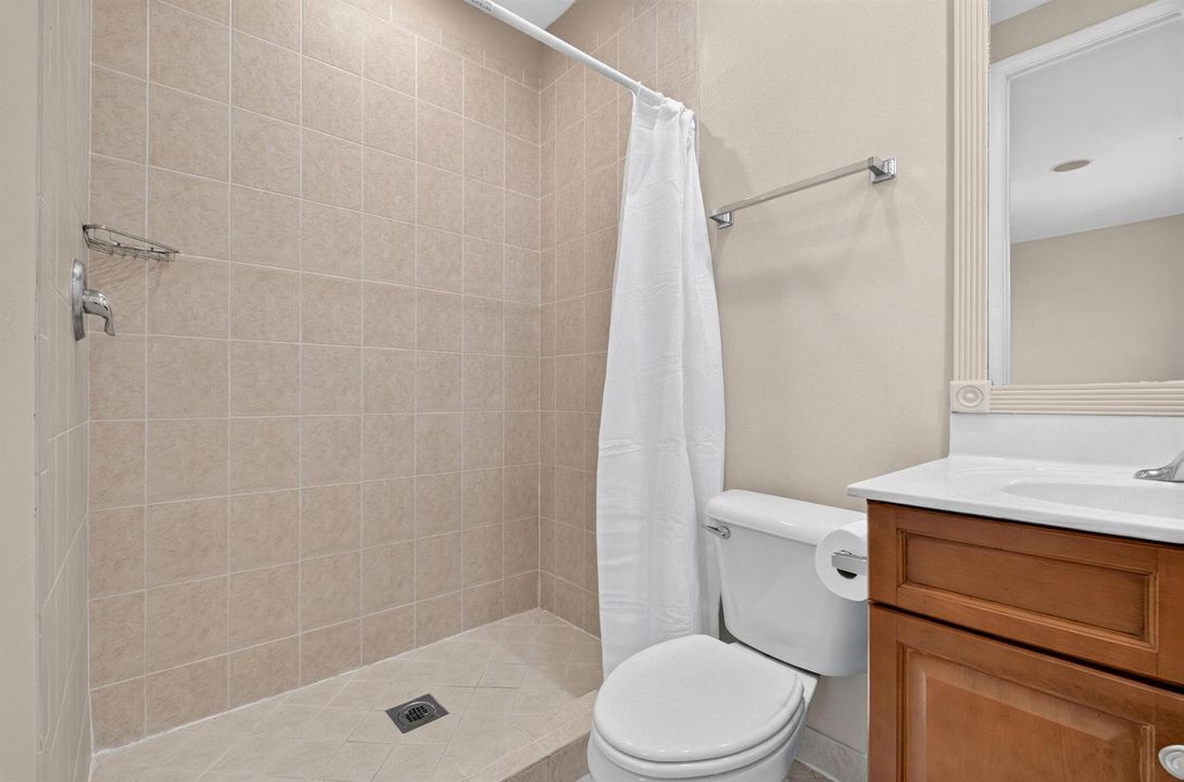 089_Bathroom_8