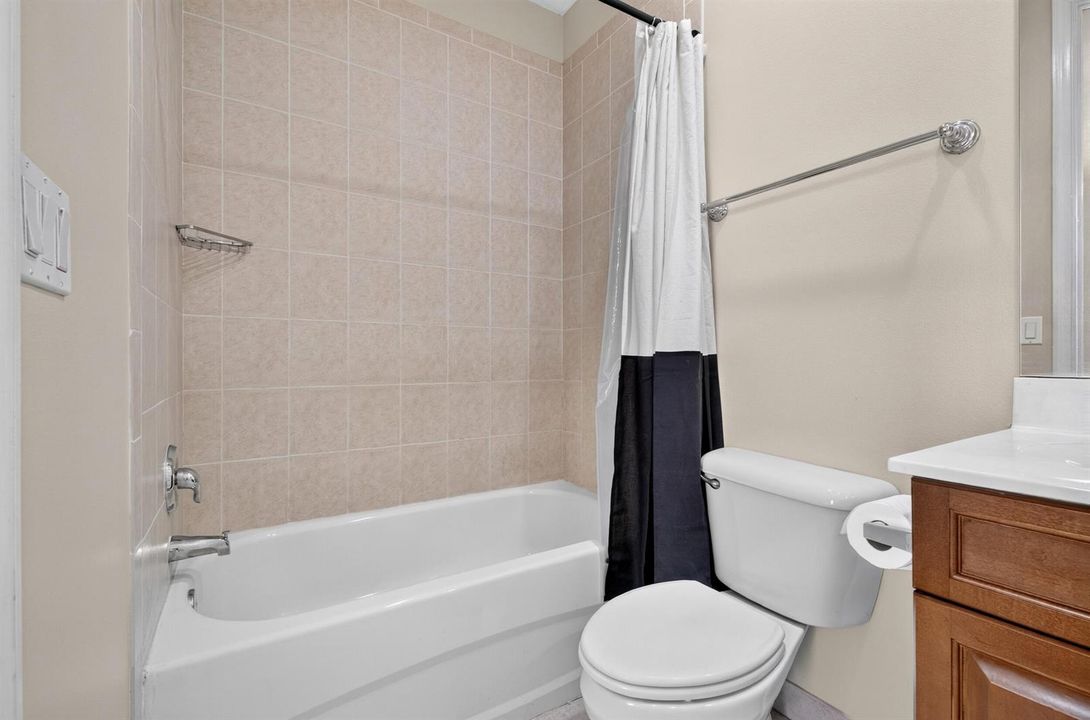 085_Bathroom_4