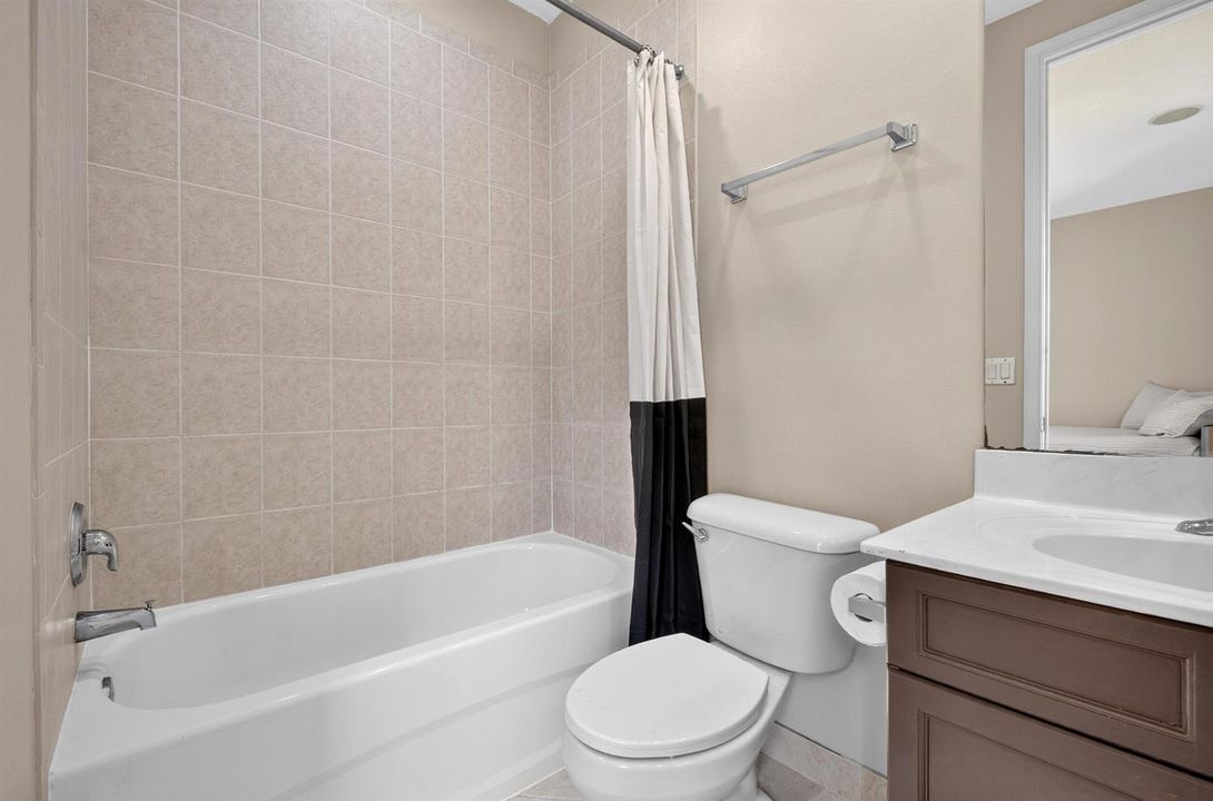 083_Bathroom_2