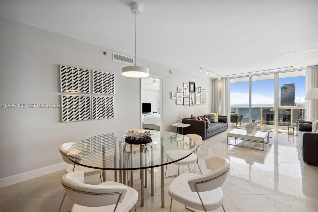 En Venta: $1,525,000 (3 camas, 3 baños, 1733 Pies cuadrados)