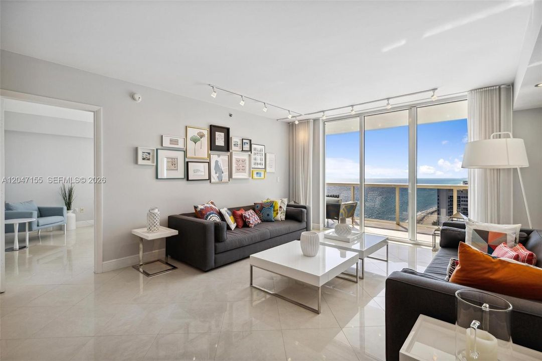 En Venta: $1,525,000 (3 camas, 3 baños, 1733 Pies cuadrados)
