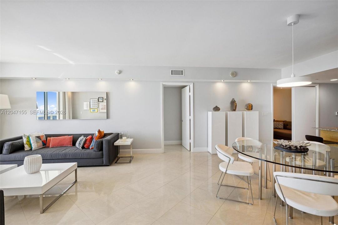 En Venta: $1,525,000 (3 camas, 3 baños, 1733 Pies cuadrados)