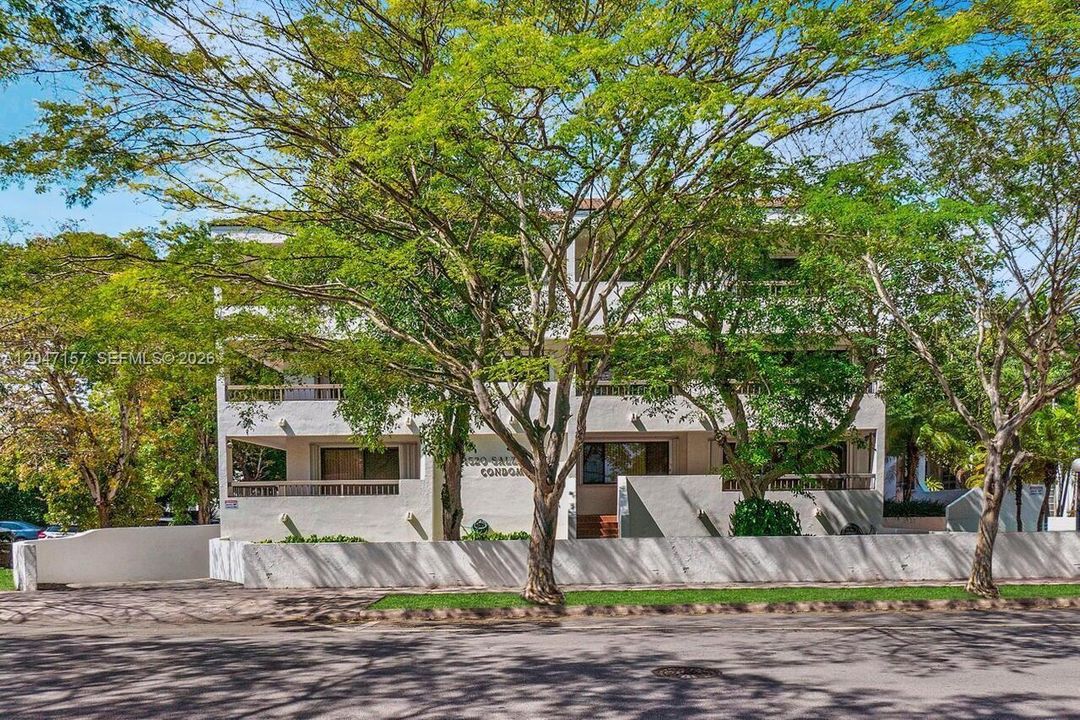 В аренду: $3,800 (2 спален, 2 ванн, 1355 Квадратных фут)