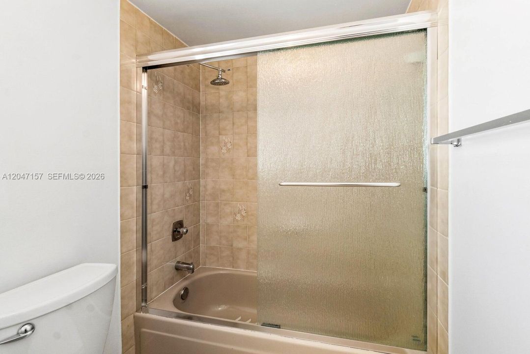 В аренду: $3,800 (2 спален, 2 ванн, 1355 Квадратных фут)