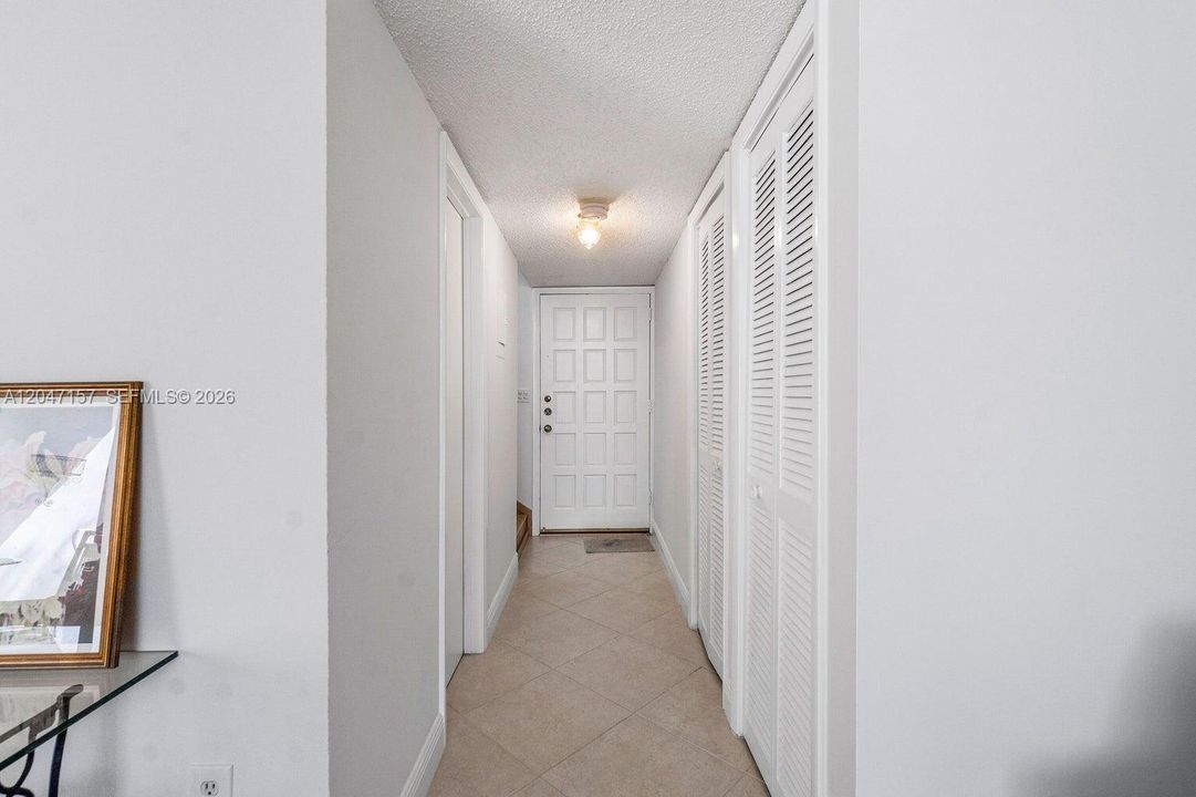В аренду: $3,800 (2 спален, 2 ванн, 1355 Квадратных фут)
