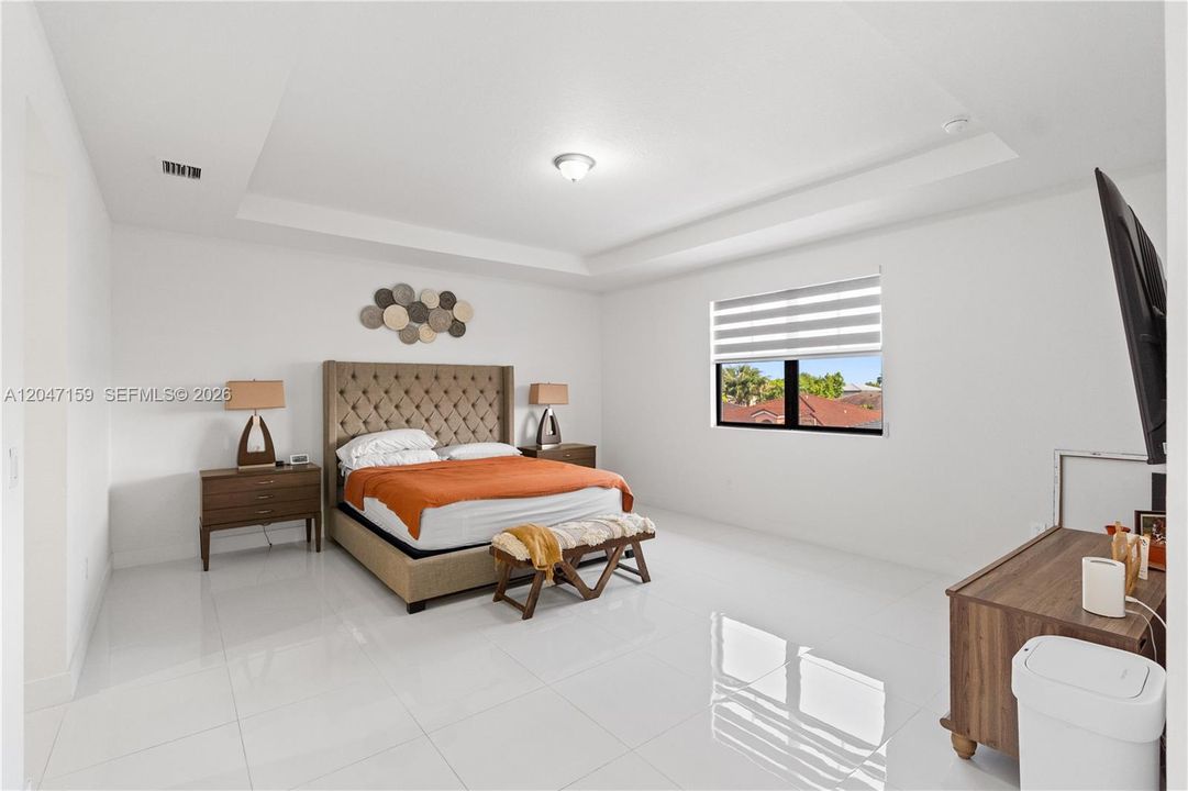 For Rent: $6,000 (5 beds, 5 baths, 3716 Square Feet)