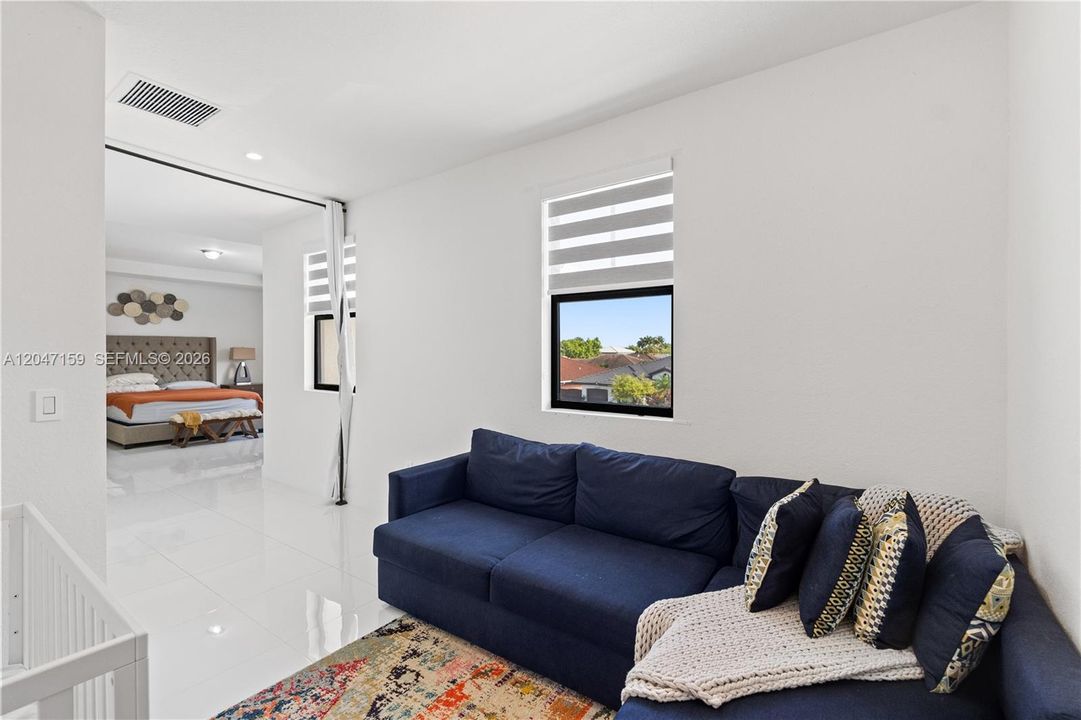 For Rent: $6,000 (5 beds, 5 baths, 3716 Square Feet)