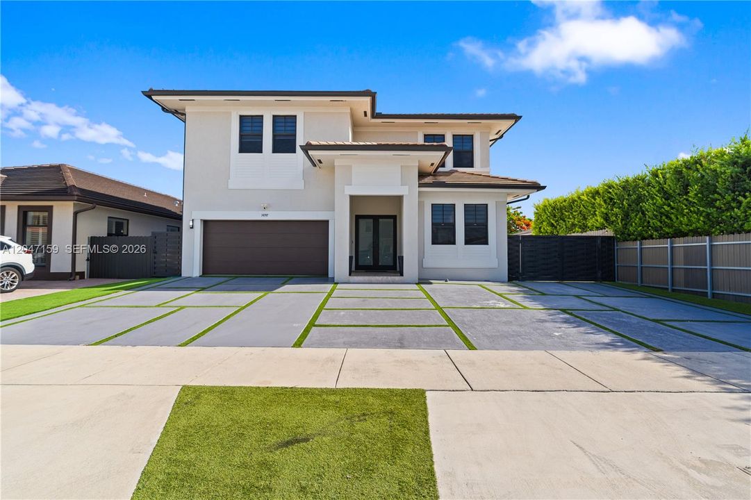 For Rent: $6,000 (5 beds, 5 baths, 3716 Square Feet)