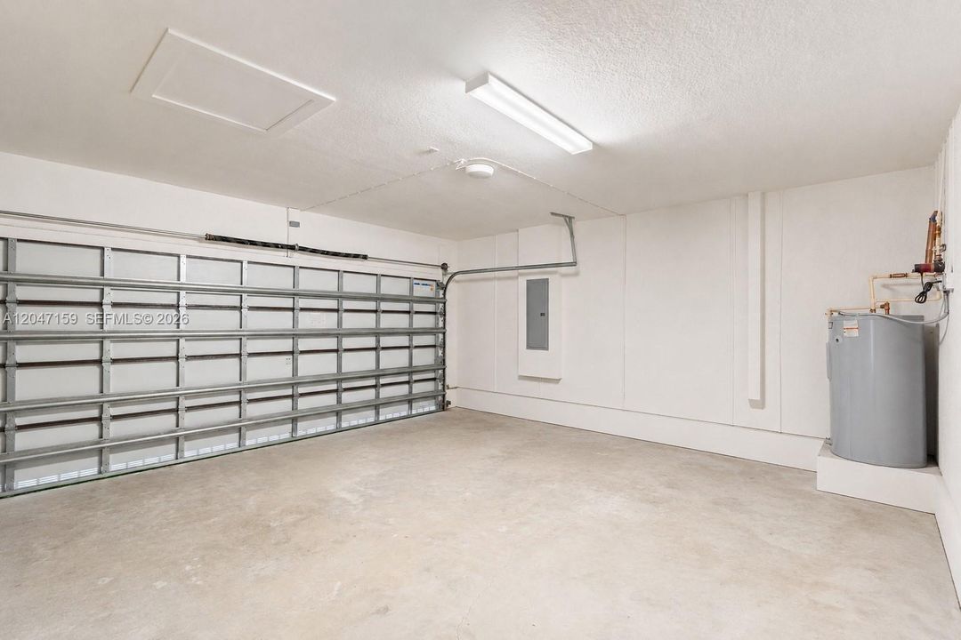 For Rent: $6,000 (5 beds, 5 baths, 3716 Square Feet)