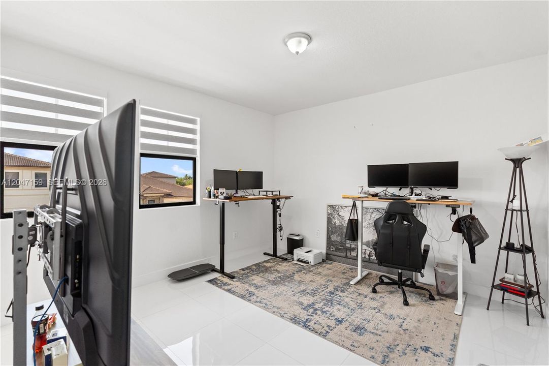 For Rent: $6,000 (5 beds, 5 baths, 3716 Square Feet)