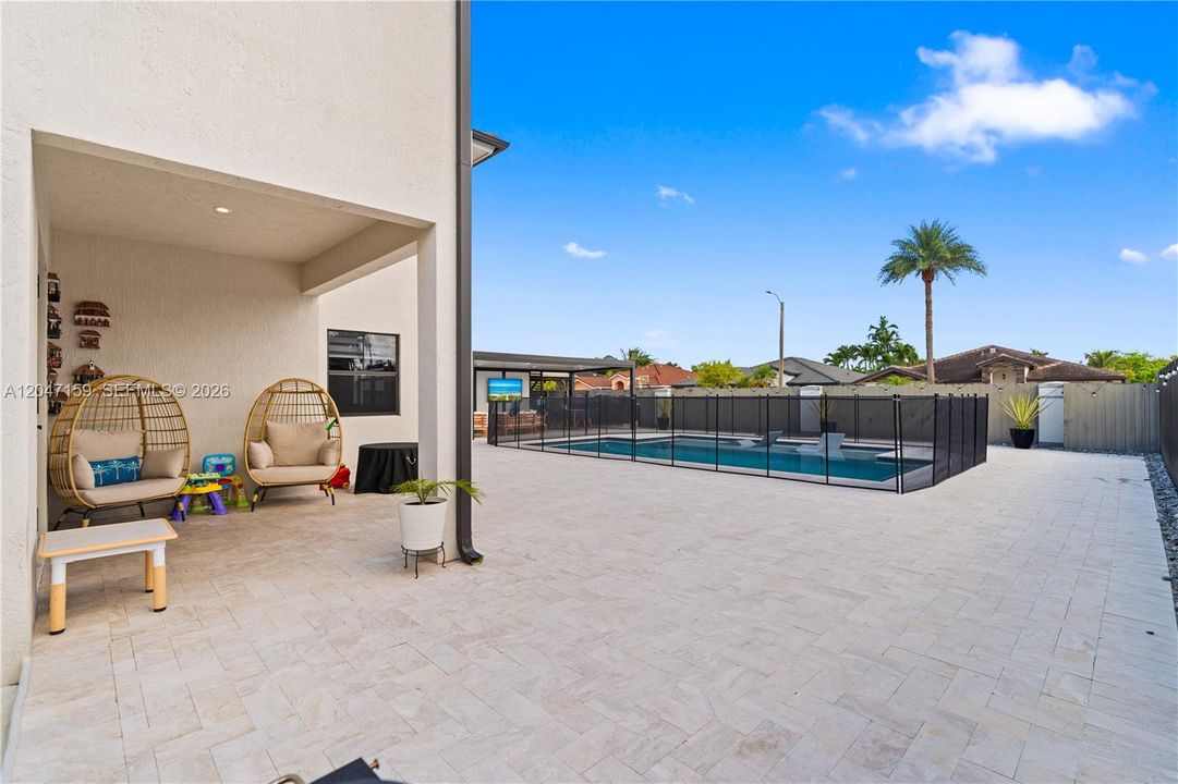 For Rent: $6,000 (5 beds, 5 baths, 3716 Square Feet)