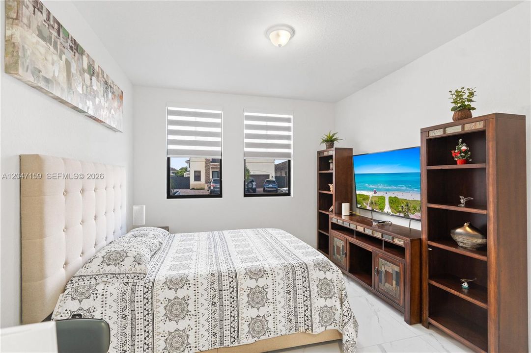 For Rent: $6,000 (5 beds, 5 baths, 3716 Square Feet)