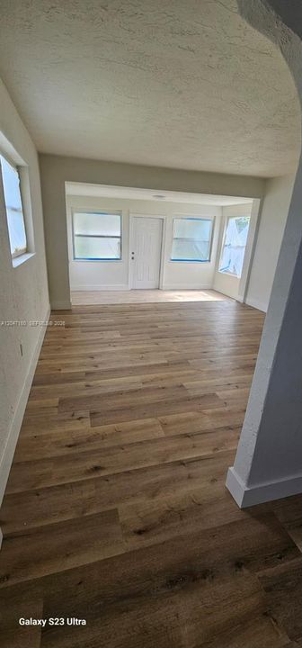 В аренду: $2,400 (2 спален, 1 ванн, 1000 Квадратных фут)