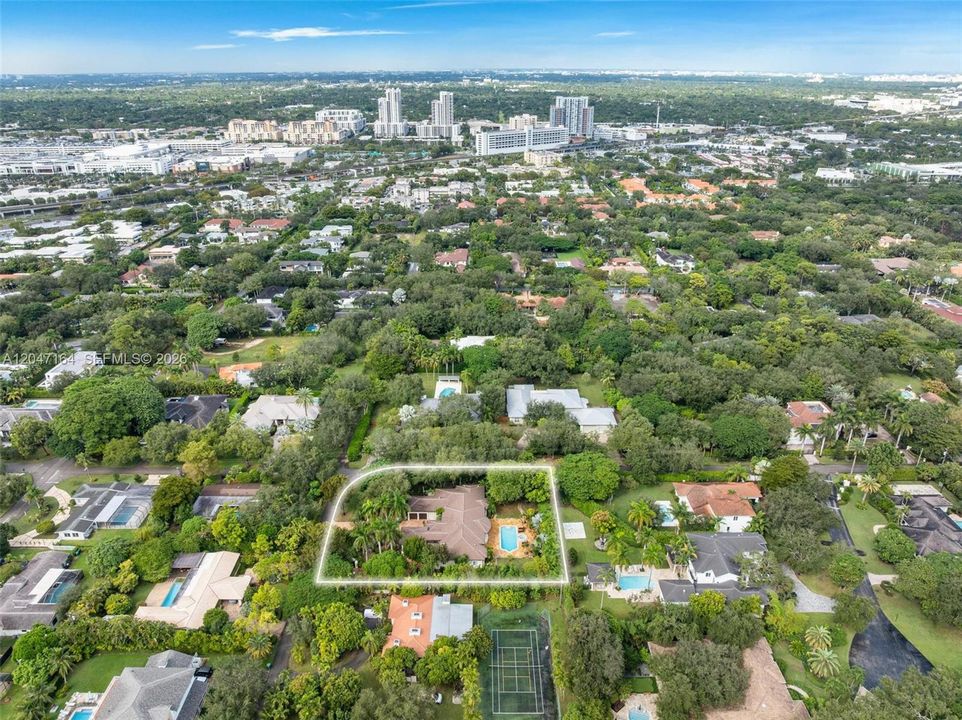 В аренду: $25,880 (5 спален, 4 ванн, 4838 Квадратных фут)