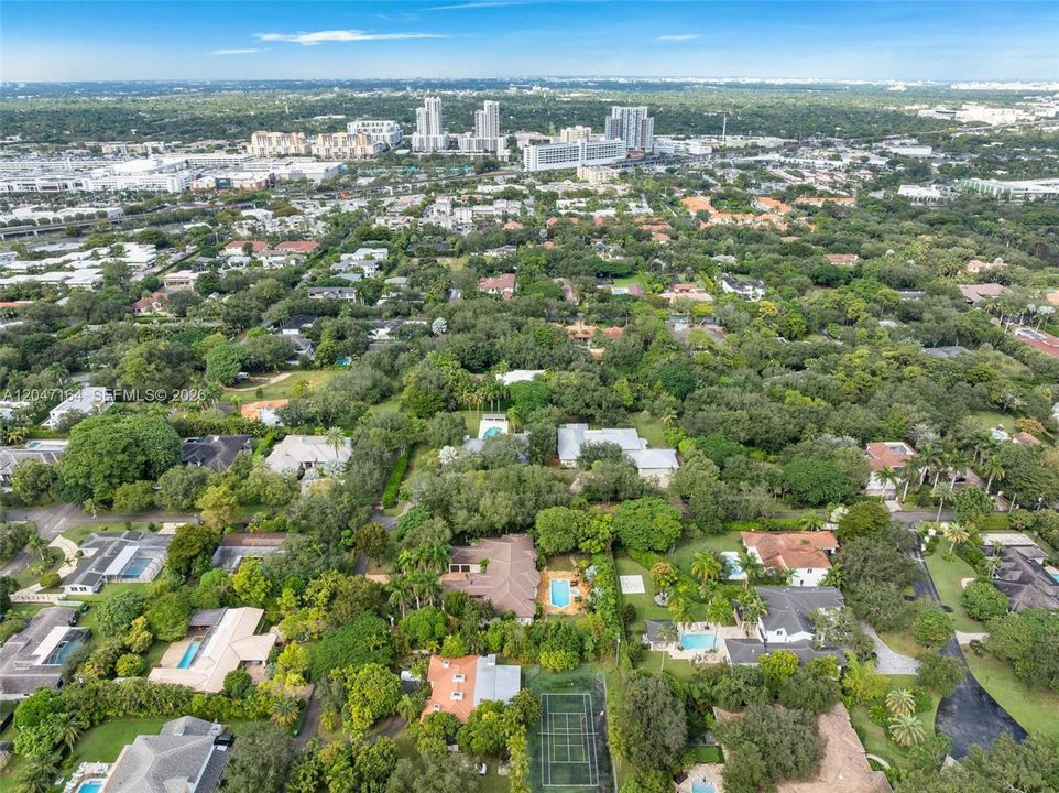 В аренду: $25,880 (5 спален, 4 ванн, 4838 Квадратных фут)