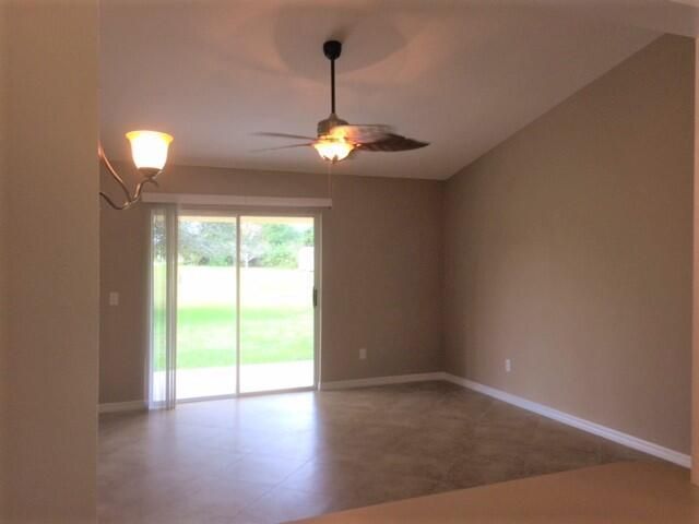 3832 Hale LR