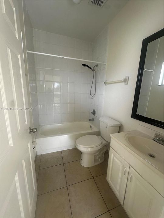 En Renta: $2,700 (4 camas, 3 baños, 1604 Pies cuadrados)