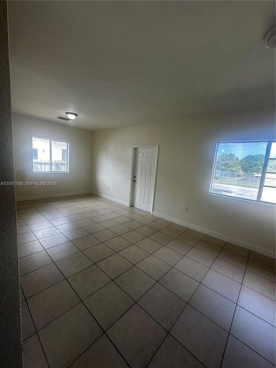 En Renta: $2,700 (4 camas, 3 baños, 1604 Pies cuadrados)