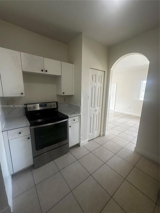 En Renta: $2,700 (4 camas, 3 baños, 1604 Pies cuadrados)