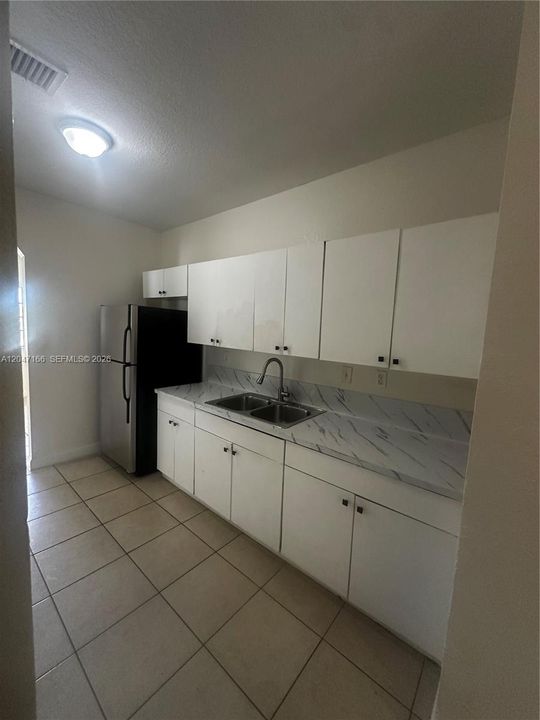 En Renta: $2,700 (4 camas, 3 baños, 1604 Pies cuadrados)