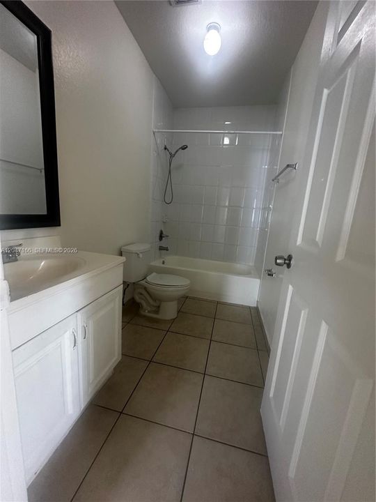 En Renta: $2,700 (4 camas, 3 baños, 1604 Pies cuadrados)