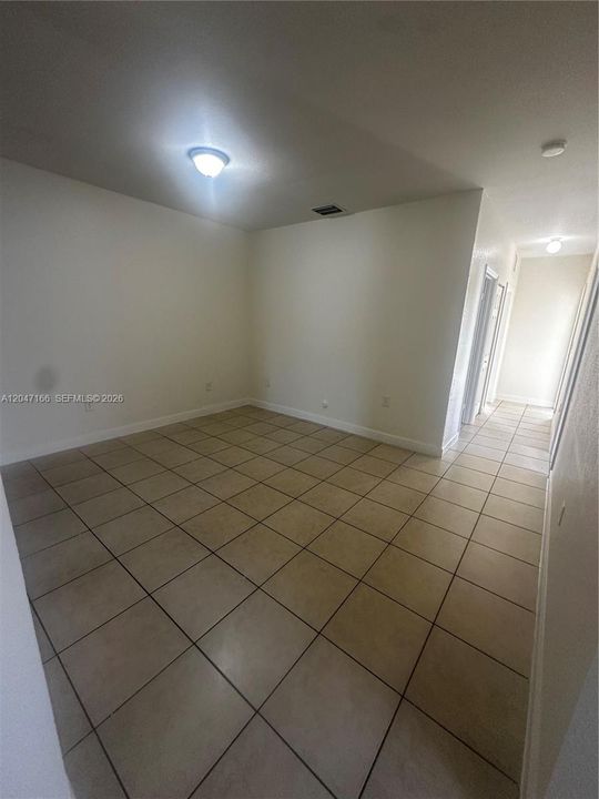 En Renta: $2,700 (4 camas, 3 baños, 1604 Pies cuadrados)