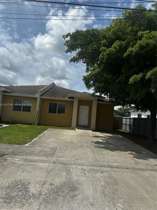 En Renta: $2,700 (4 camas, 3 baños, 1604 Pies cuadrados)