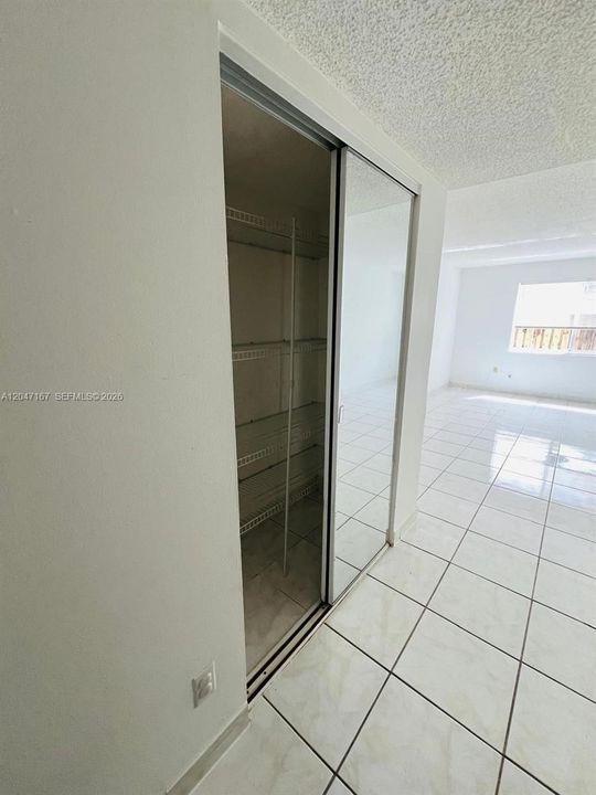 В аренду: $1,700 (1 спален, 1 ванн, 8140 Квадратных фут)