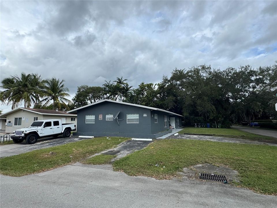 For Sale: $799,999 (0 beds, 0 baths, 2525 Square Feet)