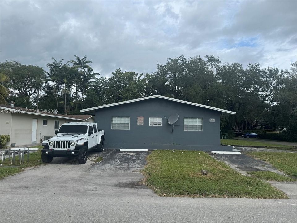 For Sale: $799,999 (0 beds, 0 baths, 2525 Square Feet)