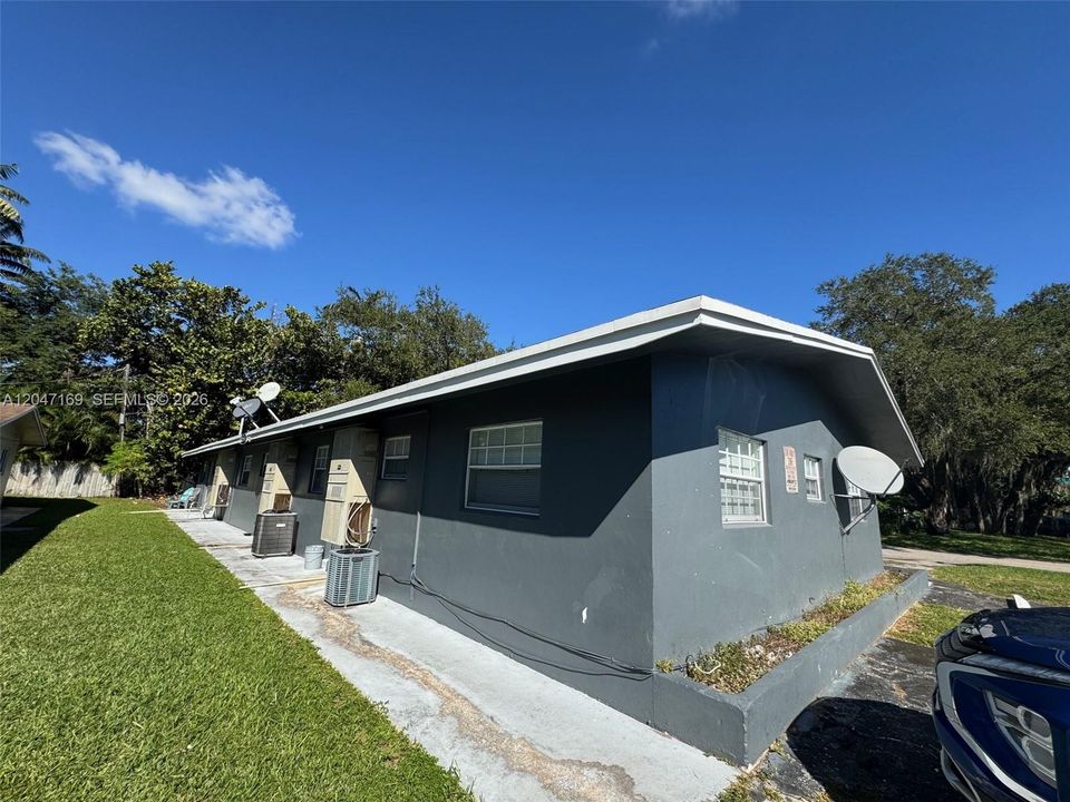 For Sale: $799,999 (0 beds, 0 baths, 2525 Square Feet)